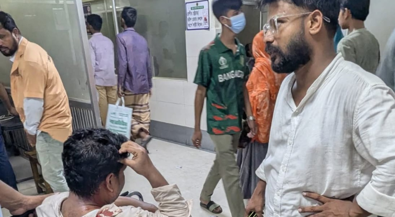 চট্টগ্রামে দুই টেলিভিশন সাংবাদিকের উপর হামলা, ক্যামেরা ভাঙচুর