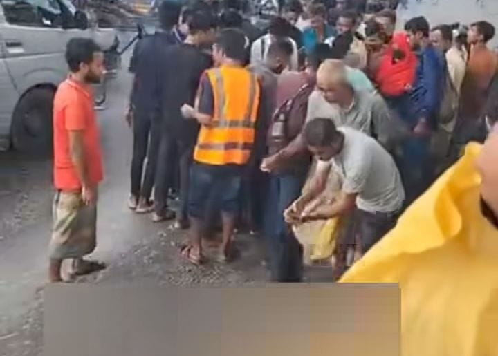 পতেঙ্গার স্টিলমিল সড়কে বাসের ধাক্কায় প্রাণ গেল নারীর