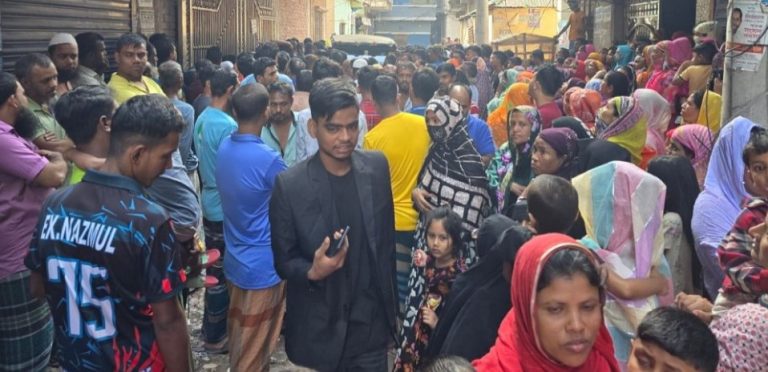 গাজীপুরে গৃহবধূর গলাকাটা লাশ উদ্ধার, স্বামী রক্তাক্ত অবস্থায় উদ্ধার