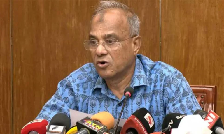 সড়কে চাঁদাবাজি নিয়ন্ত্রণে এসেছে: স্বরাষ্ট্র উপদেষ্টা