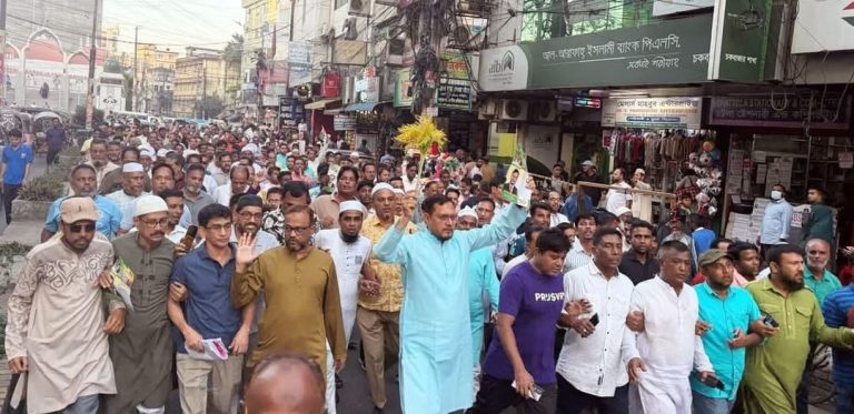 ১৬নং চকবাজারে ধানের শীষের পক্ষে গণসংযোগে আবু সুফিয়ান