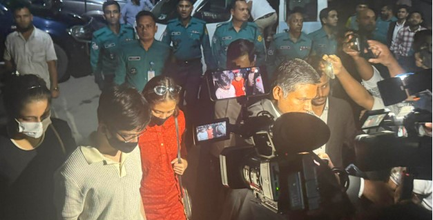 অর্থ আত্মসাৎ মামলায় আত্মসমর্পণ করে জামিন পেলেন অভিনেত্রী মেহজাবীন চৌধুরী