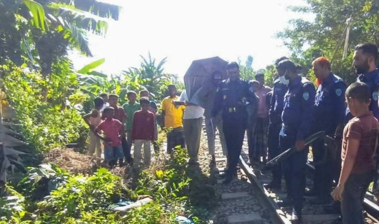 মীরসরাইয়ে রেললাইন থেকে উদ্ধার অজ্ঞাত এক যুবকের লাশ