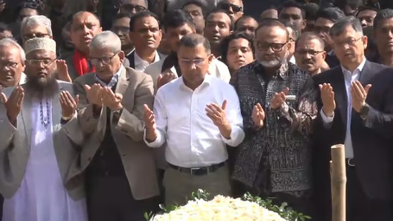ওসমান হাদির কবর জিয়ারত করলেন তারেক রহমান