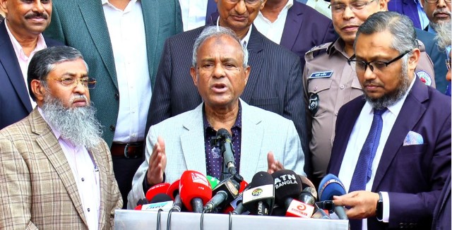 দেশে সার্বিক নিরাপত্তা পরিস্থিতি নিয়ে কোনো সংশয় নেই: স্বরাষ্ট্র উপদেষ্টা