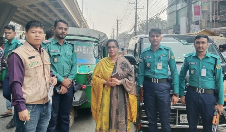 সড়ক শৃঙ্খলা রক্ষায় চট্টগ্রামে বিআরটিএর ভ্রাম্যমাণ আদালত