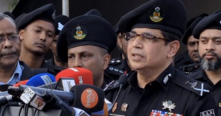 জঙ্গল সলিমপুরে অবৈধ আস্তানা গুঁড়িয়ে দেওয়ার ঘোষণা র‍্যাব ডিজির