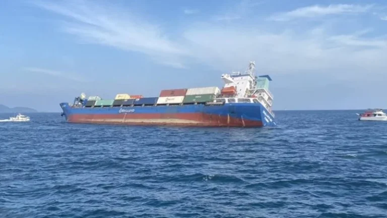 থাইল্যান্ড উপকূলে কন্টেইনারবাহী জাহাজডুবি, ১৬ বাংলাদেশি নাবিক উদ্ধার