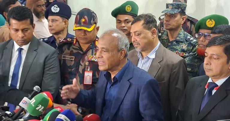 নির্বাচনে চট্টগ্রামে তিন বাহিনী মাঠে থাকবে: স্বরাষ্ট্র উপদেষ্টা