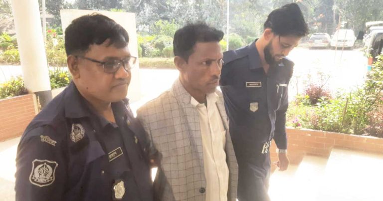 যৌথ অভিযানে এলজি ও রামদা উদ্ধার, আটক ১