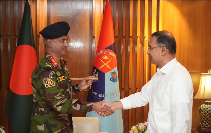 র‍্যাংক ব্যাজ পরিধান করলেন ডিজিএফআই প্রধান