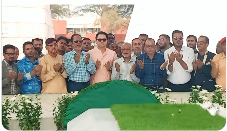 জিয়াউর রহমান-খালেদা জিয়ার সমাধিতে শ্রদ্ধা জানালেন এমপি সাঈদ আল নোমান