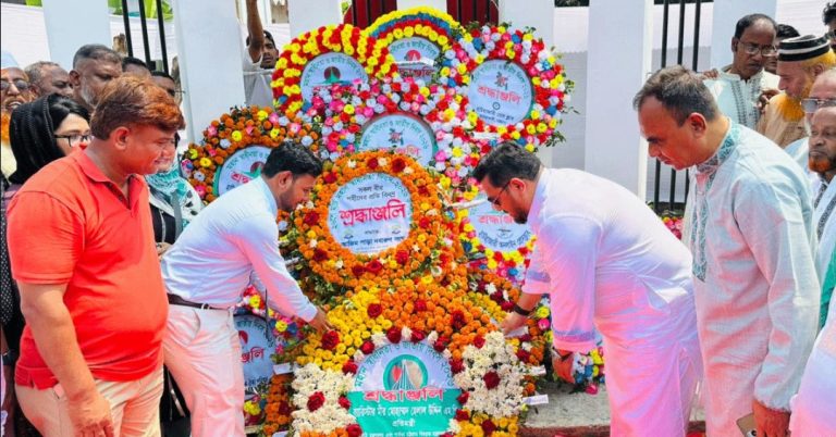নিজের ছবি সম্বলিত সব ব্যানার-ফেস্টুন সরানোর নির্দেশ ভূমি প্রতিমন্ত্রীর
