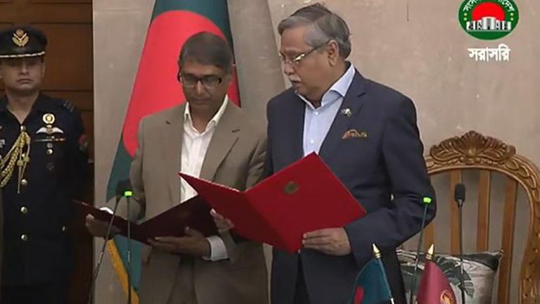মন্ত্রী হলেন আহমেদ আযম খান