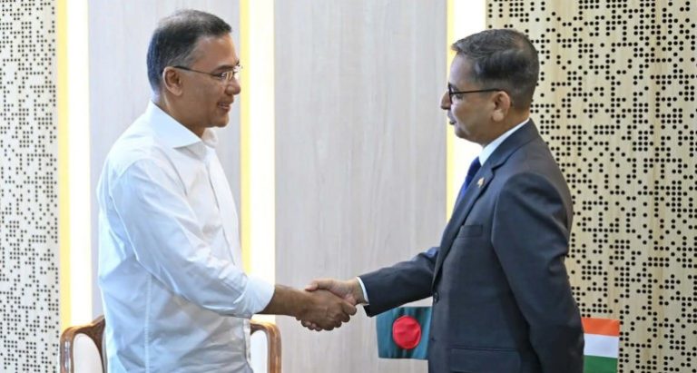 প্রধানমন্ত্রীর সঙ্গে ভারতীয় হাইকমিশনারের সাক্ষাৎ