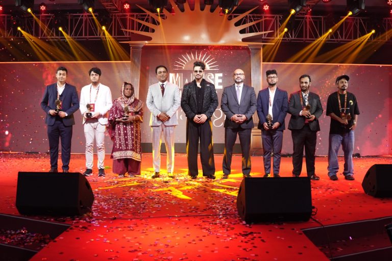 সমাজ বদলে দেওয়া ৬ জনকে সম্মাননা দিল আবুল খায়ের গ্রুপ