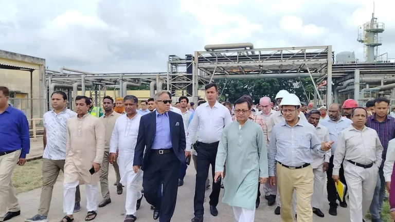 সার উৎপাদন বাড়াতে আনোয়ারার কারখানা পরিদর্শনে শিল্পমন্ত্রী, দ্রুত চালুর উদ্যোগ সিইউএফএল
