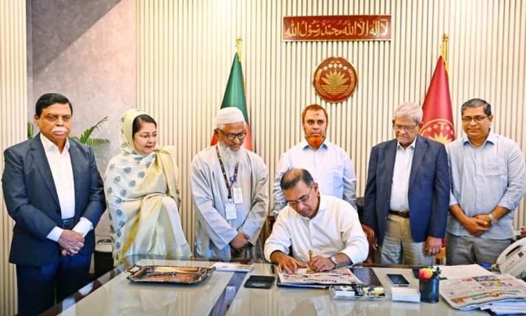 স্মারক ডাকটিকিট উন্মোচন করলেন প্রধানমন্ত্রী