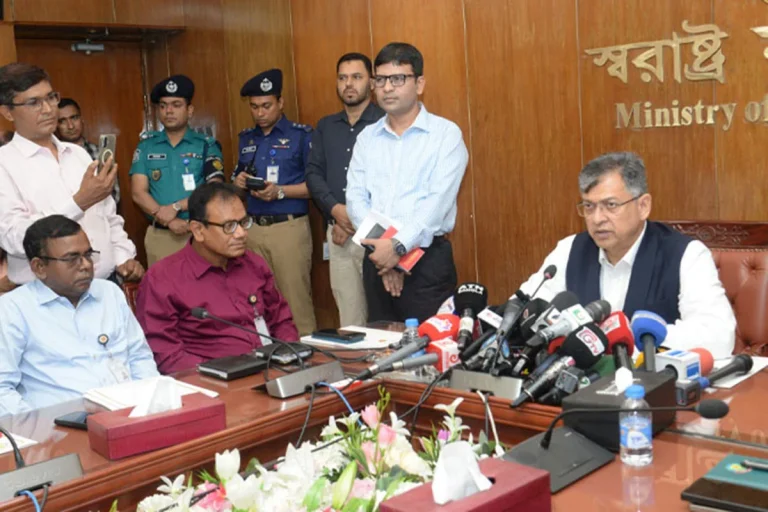 আইন অনুযায়ী সব সুযোগ-সুবিধা পাবেন সাবেক রাষ্ট্রপতি সাহাবুদ্দিন: স্বরাষ্ট্রমন্ত্রী