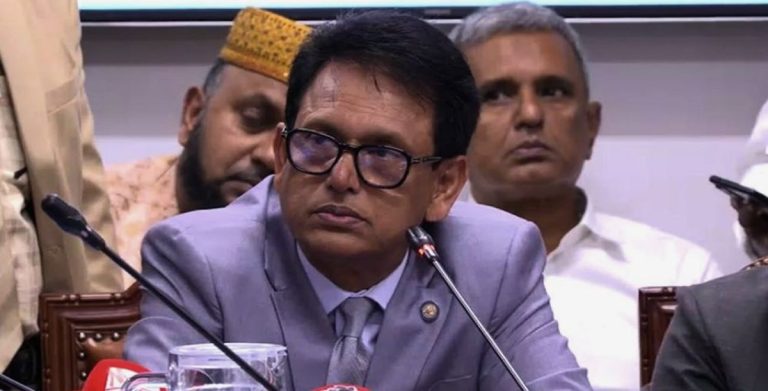 ‘নির্বাচন করতে চাইলে চাকরি ছেড়ে দিন’, শিক্ষকদের কড়া বার্তা দিলেন শিক্ষামন্ত্রী