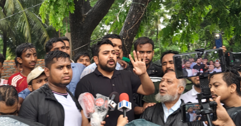 বেড়িবাঁধের বরাদ্দের এক টাকাও লুটপাট হতে দেওয়া হবে না: নাহিদ ইসলাম