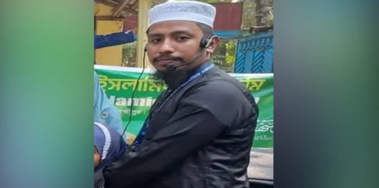 শিশুর মুখে বেত ঢুকিয়ে শিক্ষকের মুখে হাসি