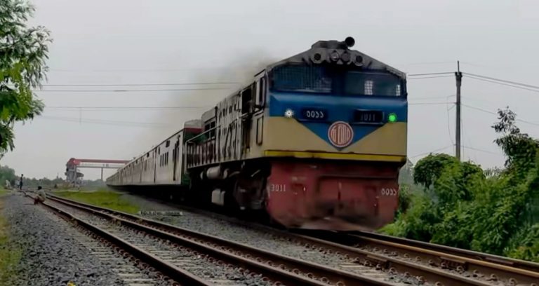 টানা পাঁচ দিন পর ফিরল চট্টগ্রাম-কক্সবাজার রুটের ট্রেন
