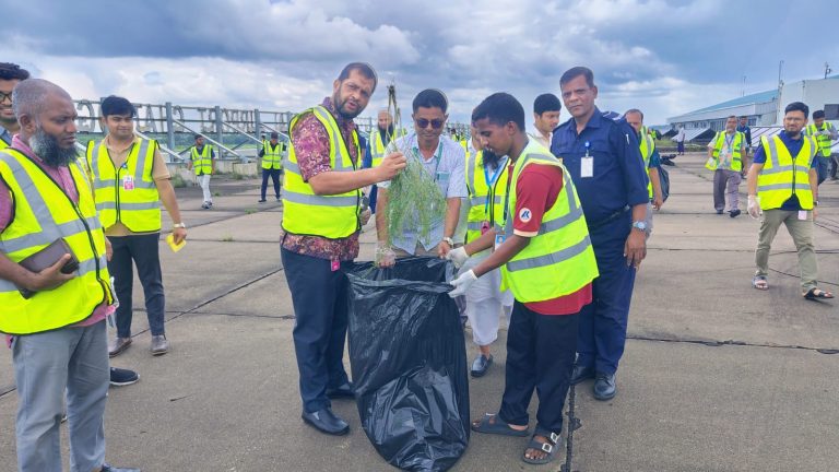 ডেঙ্গু ও জলাবদ্ধতা প্রতিরোধে শাহ আমানত বিমানবন্দরের বিশেষ কর্মসূচি