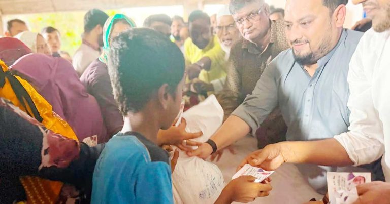 দুর্যোগে মানুষের পাশে থাকা সরকারের দায়িত্ব: প্রতিমন্ত্রী মীর হেলাল