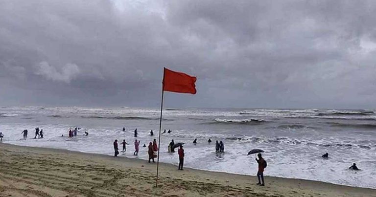 চার সমুদ্র বন্দরে ৩ নম্বর স্থানীয় সতর্ক সংকেত