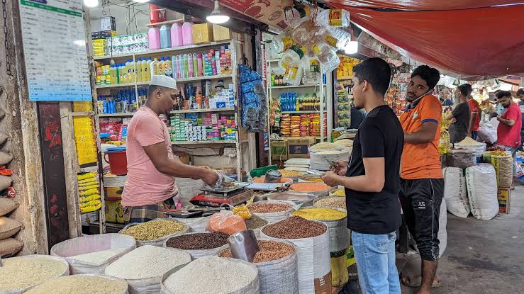 অতিরিক্ত মুনাফার আশায় মজুতদারি, ভোগান্তিতে ক্রেতা