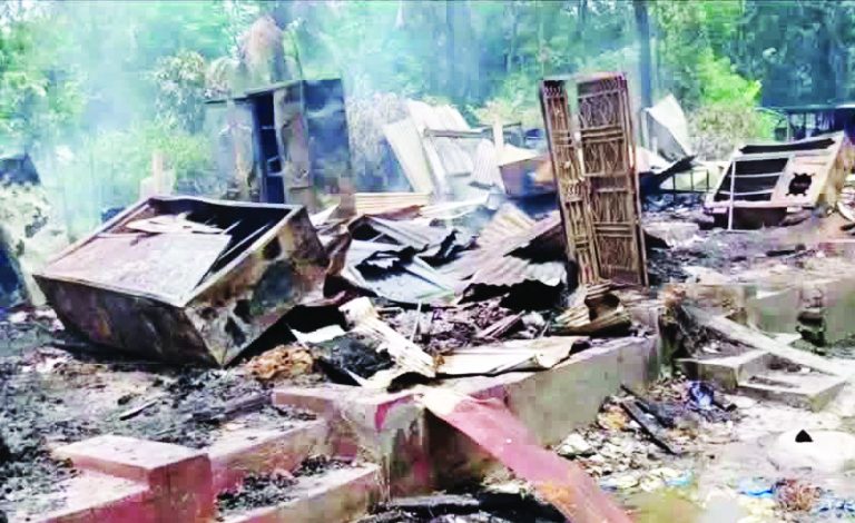 সীতাকুণ্ডে কিশোরকে নির্মমভাবে নির্যাতনের পর হত্যা: গণপিটুনিতে মূল অভিযুক্ত ইয়াবা ব্যবসায়ী নিহত
