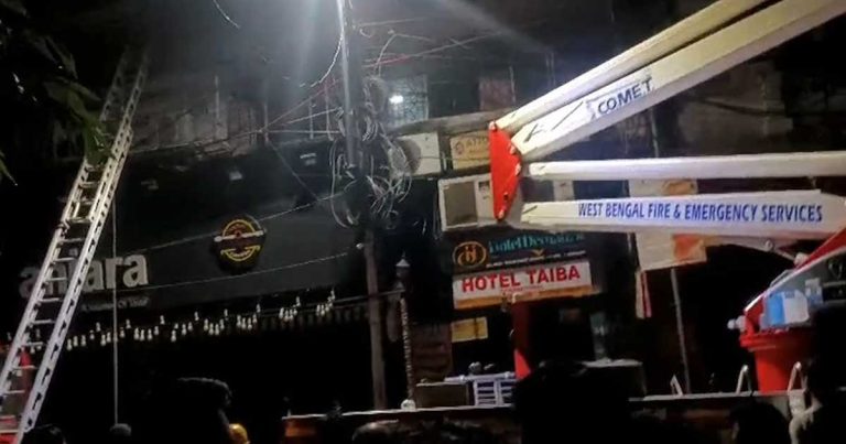 কলকাতার হোটেলে ভয়াবহ আগুন, শিশুসহ ৯ জনের মৃত্যু