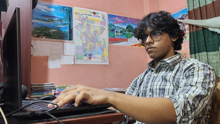 ঘুসের প্রতিবাদে ১৭ বছরের শাহেদের ‘ঘুস.সাইট’, ৯ দিনে অভিযোগ প্রায় ১০ হাজার