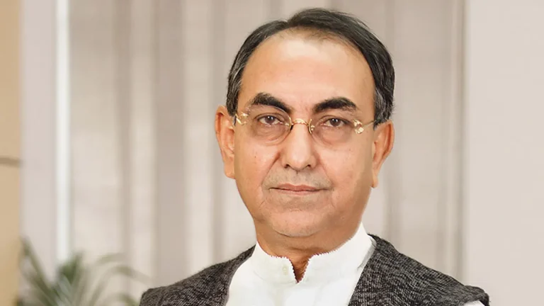 চিকিৎসায় উন্নতি, দেশে ফিরতে আরও সময় লাগবে মির্জা আব্বাসের