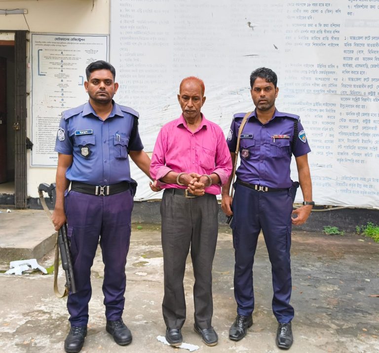 চট্টগ্রাম বিআরটিএতে দালালির অভিযোগে বৃদ্ধের ২০ দিনের কারাদণ্ড